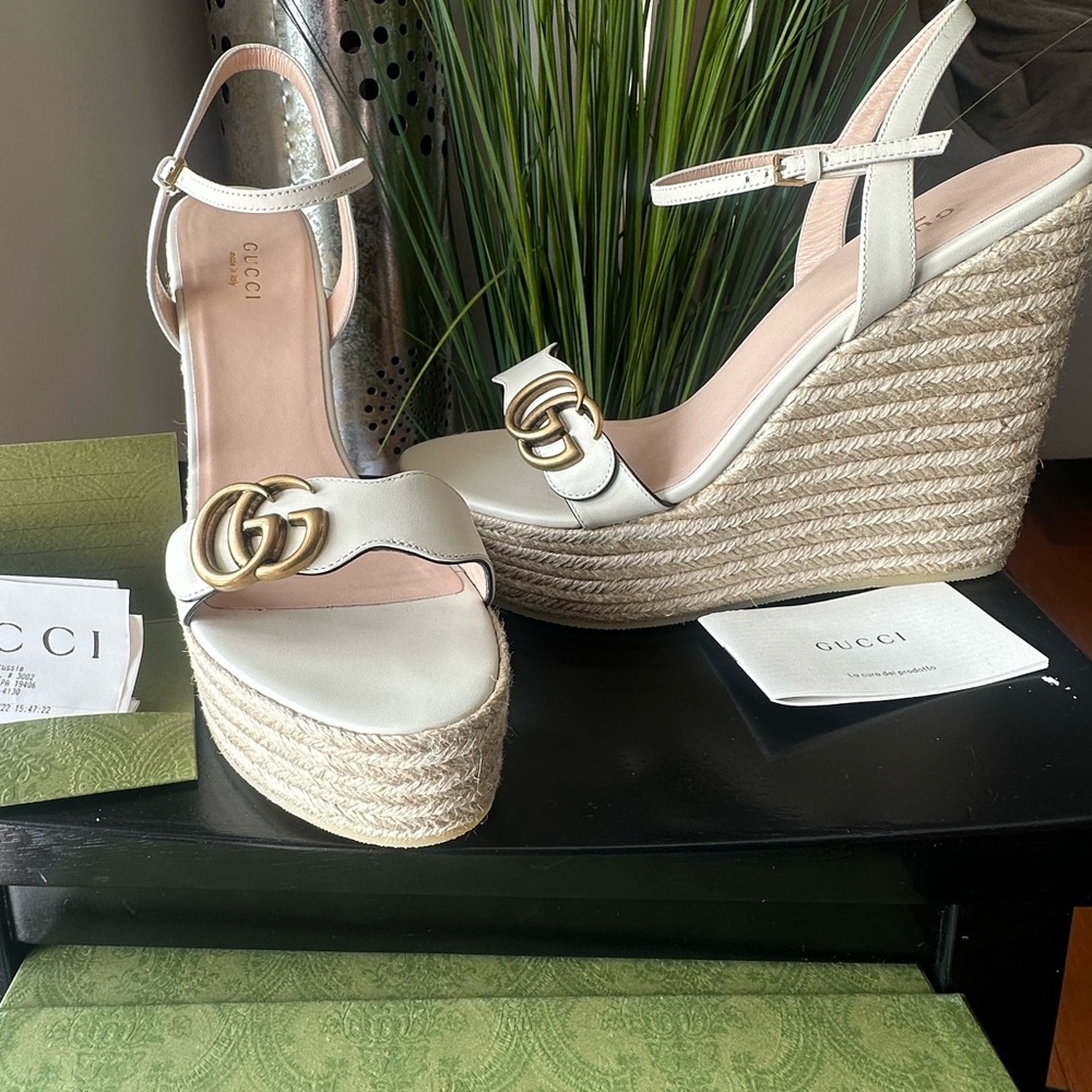 Authentic!! Gucci Lifford Calfskin Platform Wedge 40+ Mystic White